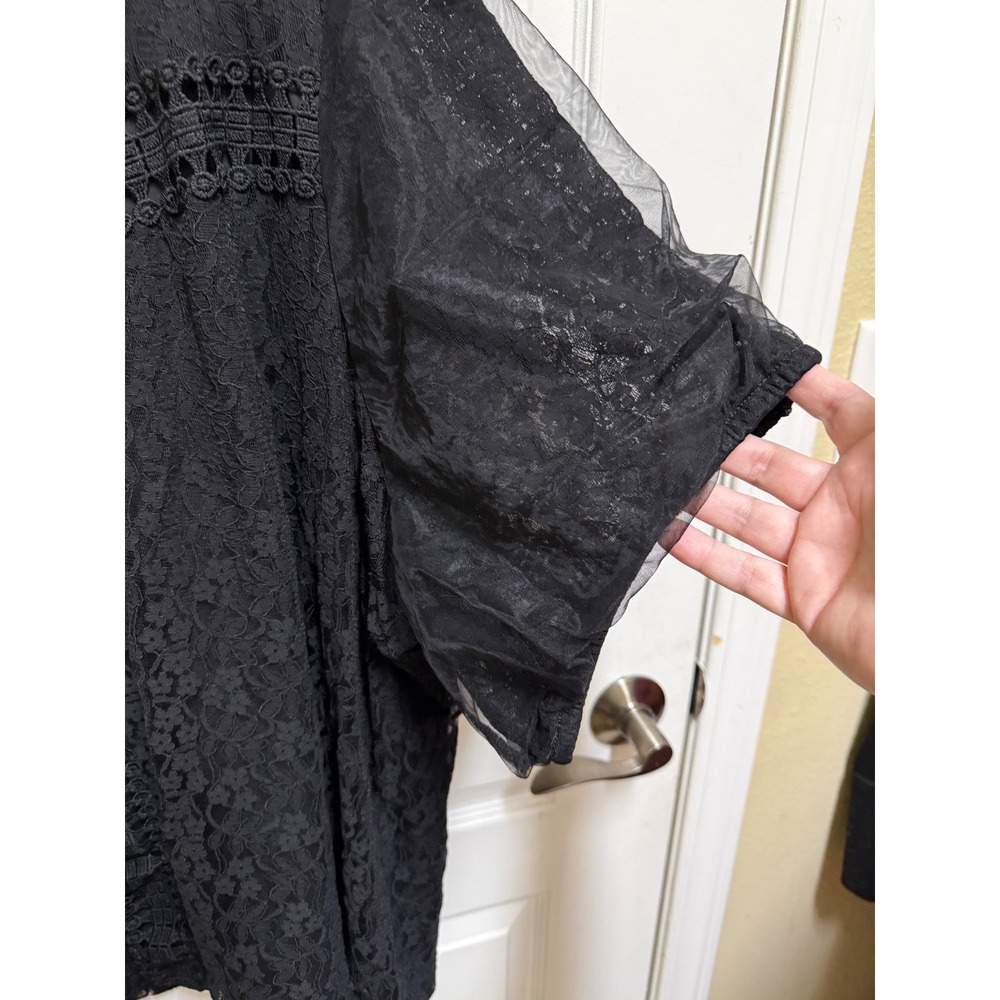 Torrid Black Lace Short Puff Sleeve Crochet Trim Blouse Top Plus Size 5 5X NEW - Picture 10 of 14